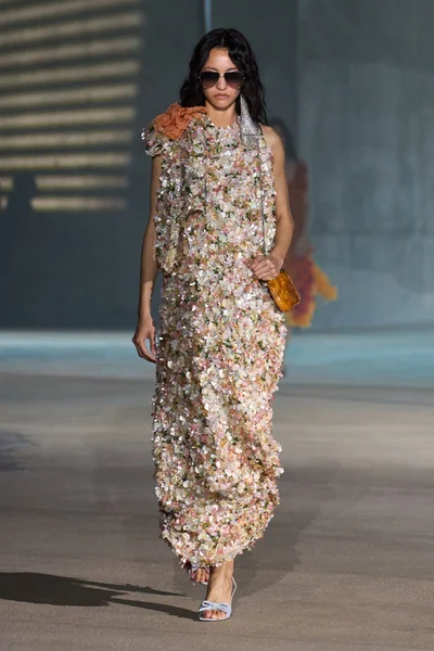 Look 10